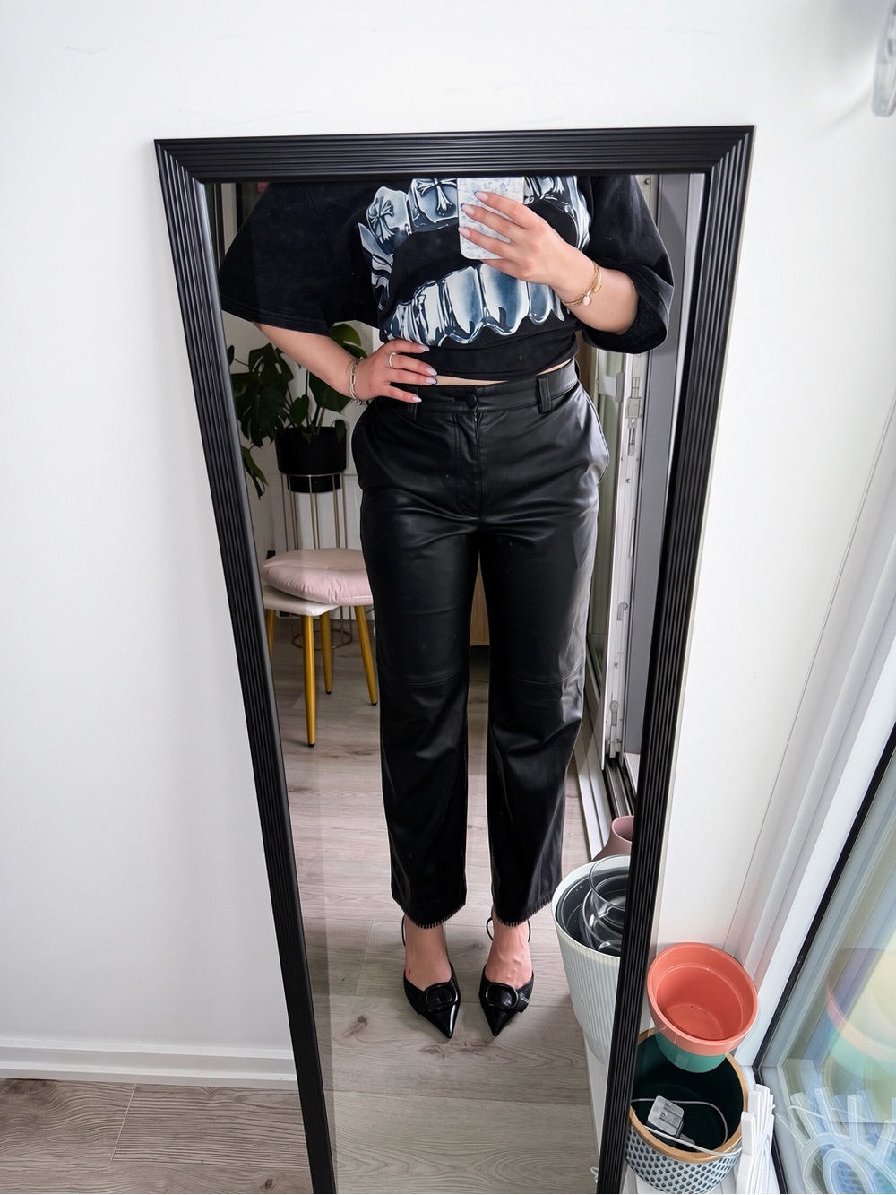ZARA Black Faux Leather High-Waisted Pants – Cropped Fit